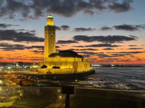 Marina Casa Del Mar - Amazing Sea & Mosque views